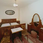 אורחן Na Louzi